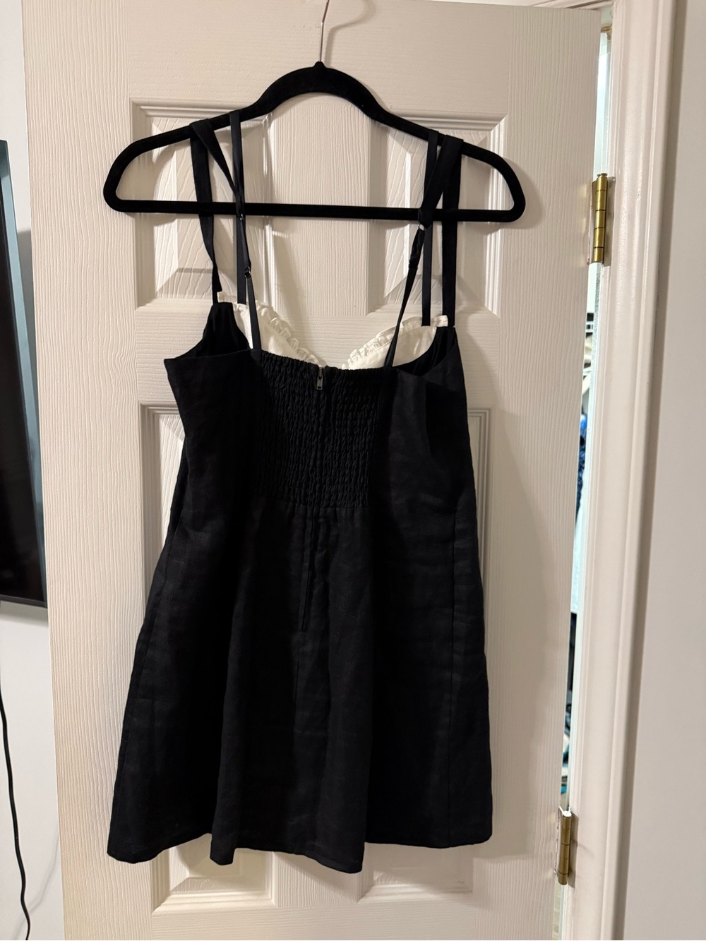 Reformation | Lovella 100% Linen Mini Eyelet Dress in Black & White Size 6 - Picture 3 of 4